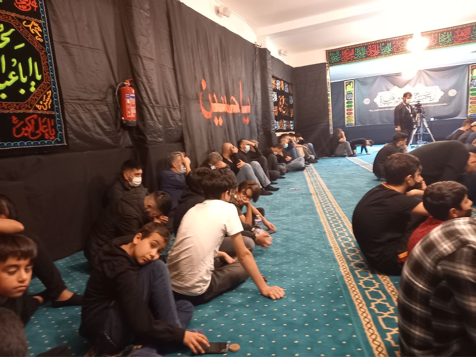 ~~EHLİBEYT DOSTLARI AVRUPA’NIN BAŞKENTİ BRÜKSEL’DE KERBELA ŞEHİTLERİNİ ANDILAR