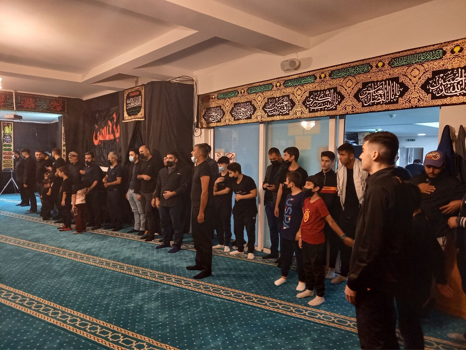 ~~EHLİBEYT DOSTLARI AVRUPA’NIN BAŞKENTİ BRÜKSEL’DE KERBELA ŞEHİTLERİNİ ANDILAR