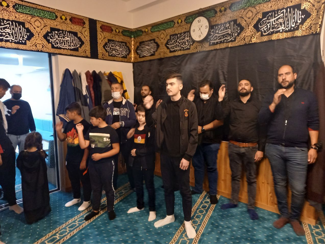 ~~EHLİBEYT DOSTLARI AVRUPA’NIN BAŞKENTİ BRÜKSEL’DE KERBELA ŞEHİTLERİNİ ANDILAR