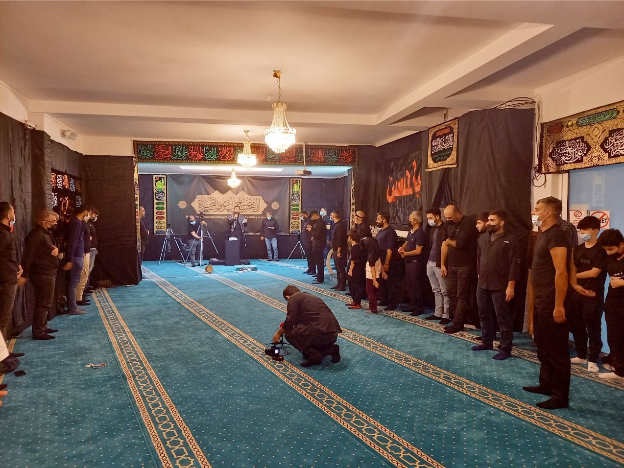 ~~EHLİBEYT DOSTLARI AVRUPA’NIN BAŞKENTİ BRÜKSEL’DE KERBELA ŞEHİTLERİNİ ANDILAR