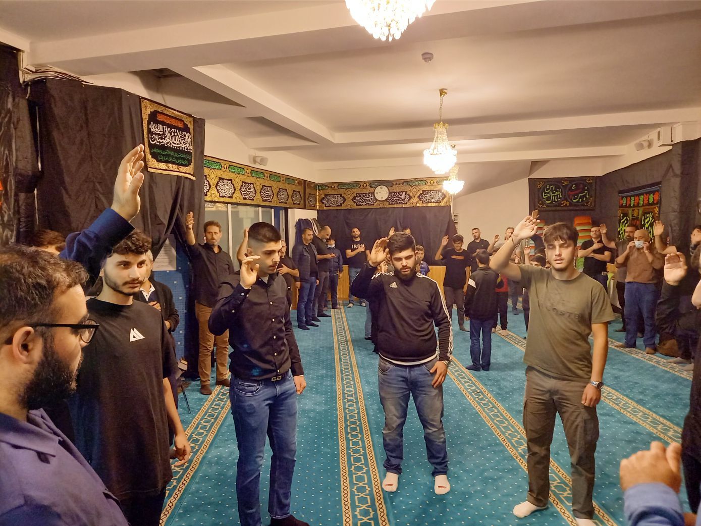 ~~EHLİBEYT DOSTLARI AVRUPA’NIN BAŞKENTİ BRÜKSEL’DE KERBELA ŞEHİTLERİNİ ANDILAR