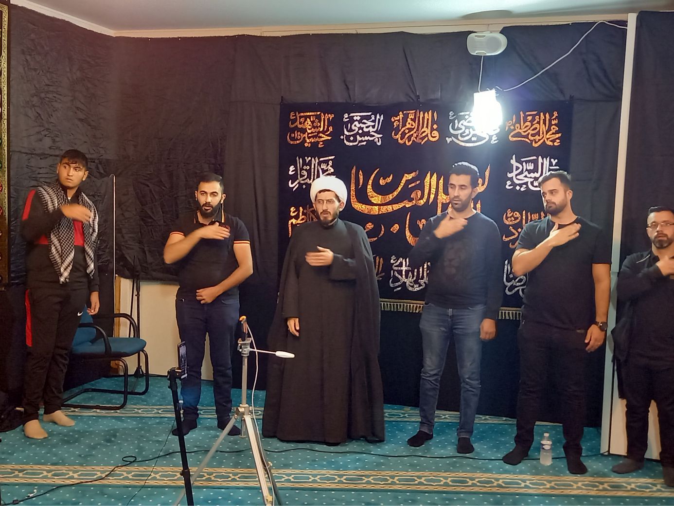 ~~EHLİBEYT DOSTLARI AVRUPA’NIN BAŞKENTİ BRÜKSEL’DE KERBELA ŞEHİTLERİNİ ANDILAR