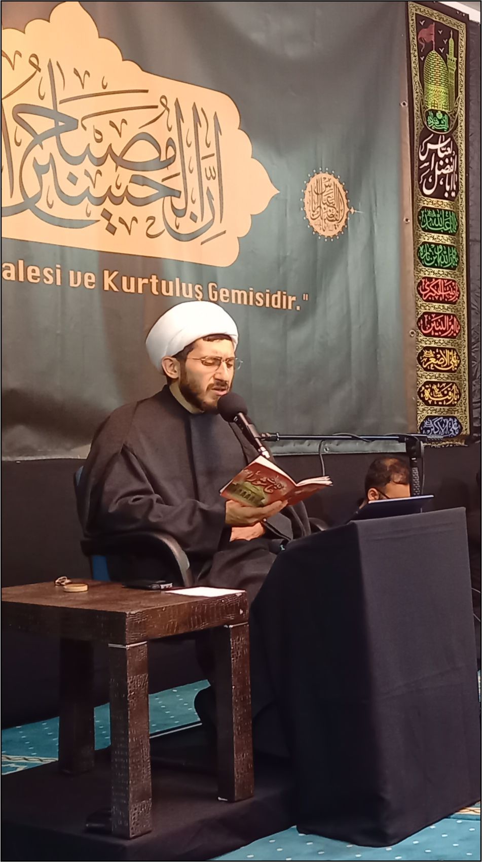 ~~EHLİBEYT DOSTLARI AVRUPA’NIN BAŞKENTİ BRÜKSEL’DE KERBELA ŞEHİTLERİNİ ANDILAR