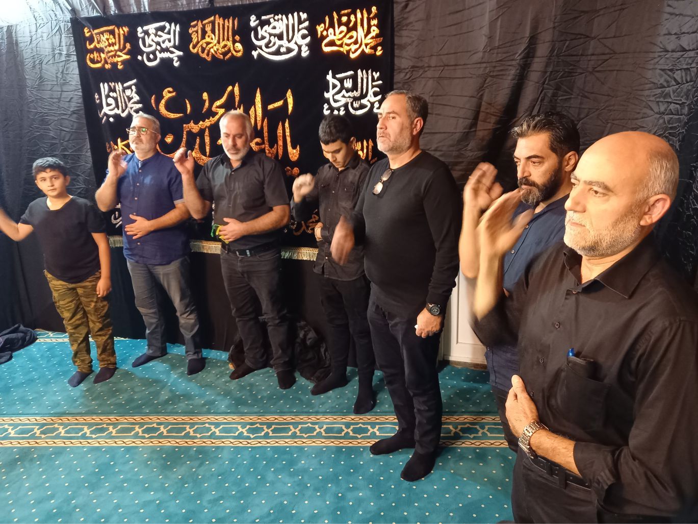 ~~EHLİBEYT DOSTLARI AVRUPA’NIN BAŞKENTİ BRÜKSEL’DE KERBELA ŞEHİTLERİNİ ANDILAR