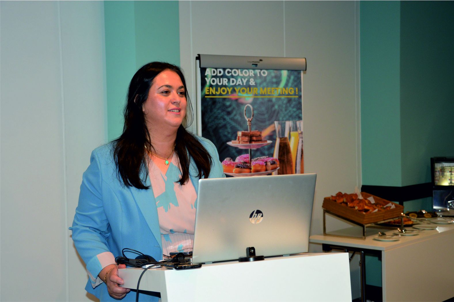 BELÇİKA TÜRK KADINLAR DERNEĞİN'DEN KAHVALTILI KONFERANS