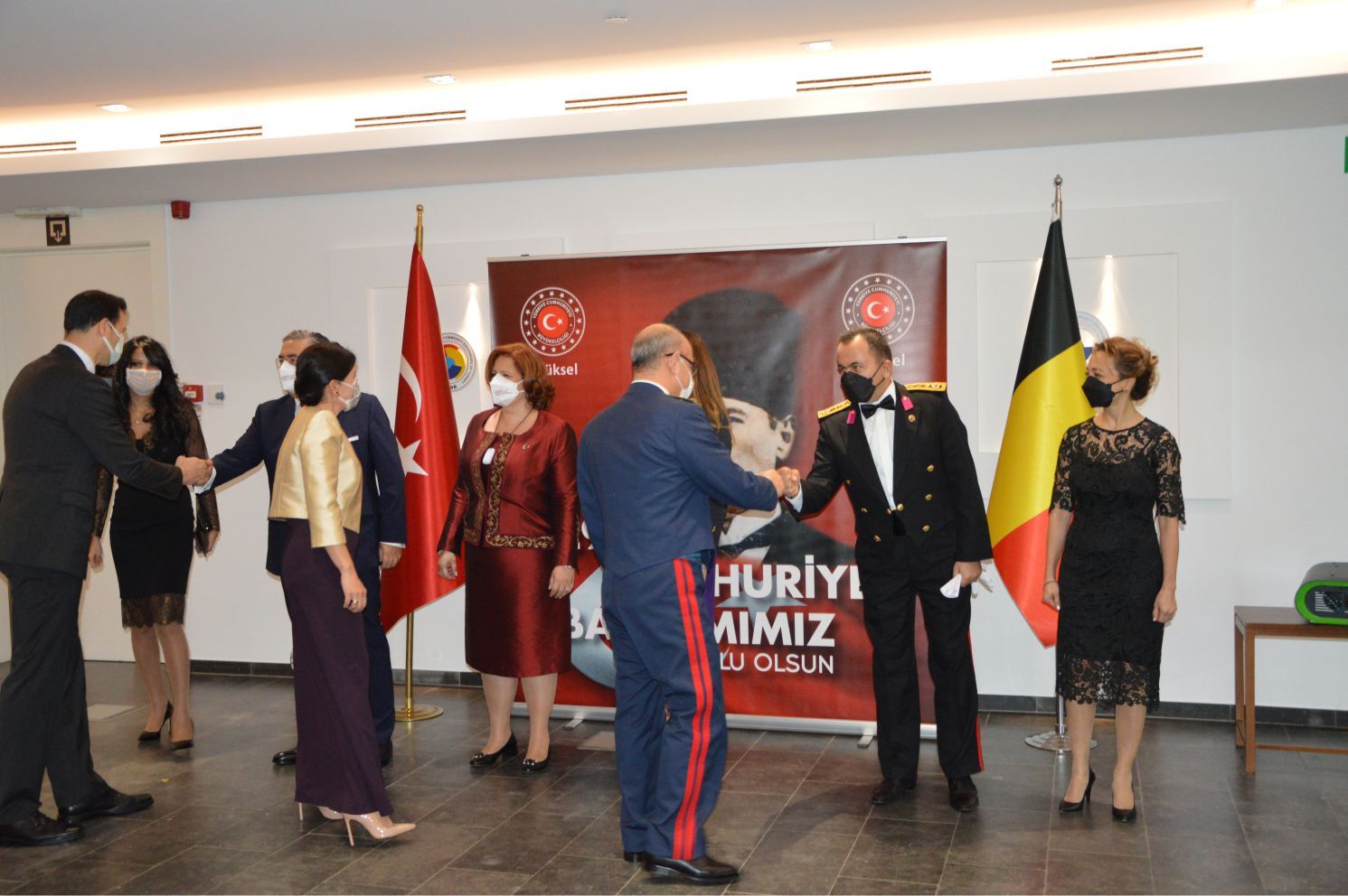 AVRUPA'NIN BAŞKENTİ BRÜKSEL'DEKİ CUMHURİYET RESEPSİYONU'NDA COŞKU VARDI