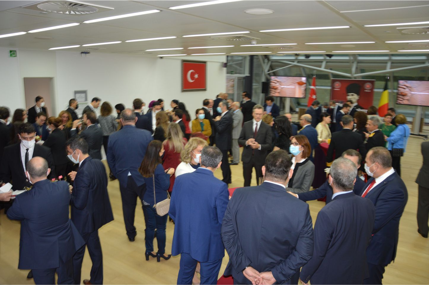AVRUPA'NIN BAŞKENTİ BRÜKSEL'DEKİ CUMHURİYET RESEPSİYONU'NDA COŞKU VARDI