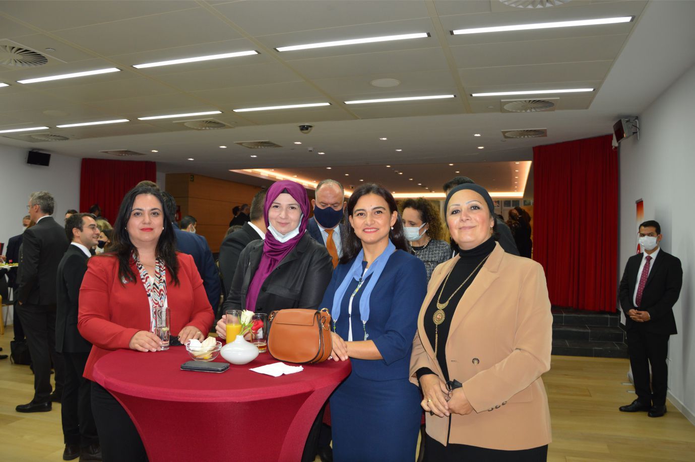 AVRUPA'NIN BAŞKENTİ BRÜKSEL'DEKİ CUMHURİYET RESEPSİYONU'NDA COŞKU VARDI
