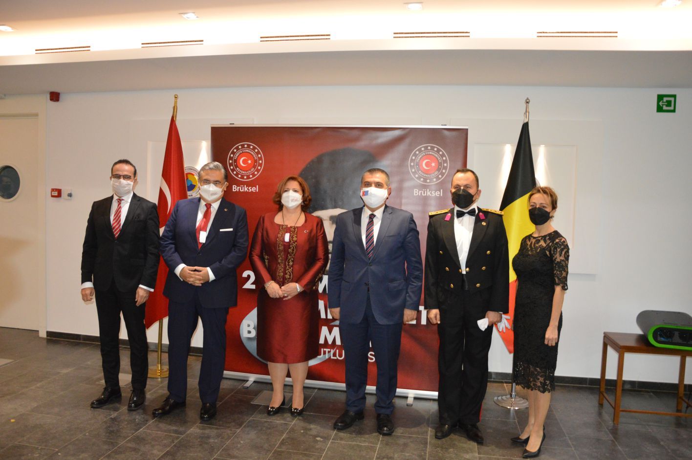 AVRUPA'NIN BAŞKENTİ BRÜKSEL'DEKİ CUMHURİYET RESEPSİYONU'NDA COŞKU VARDI