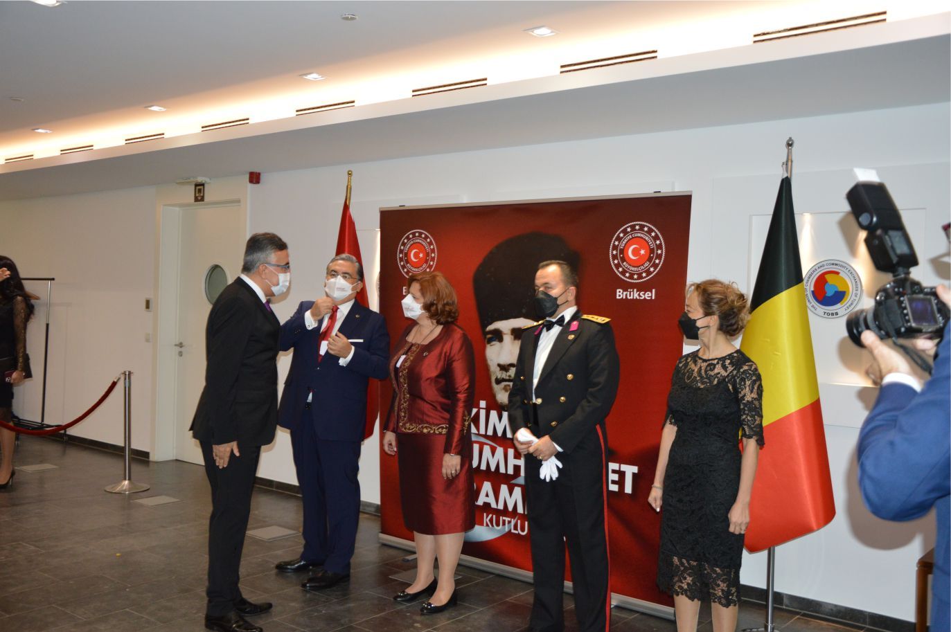 AVRUPA'NIN BAŞKENTİ BRÜKSEL'DEKİ CUMHURİYET RESEPSİYONU'NDA COŞKU VARDI