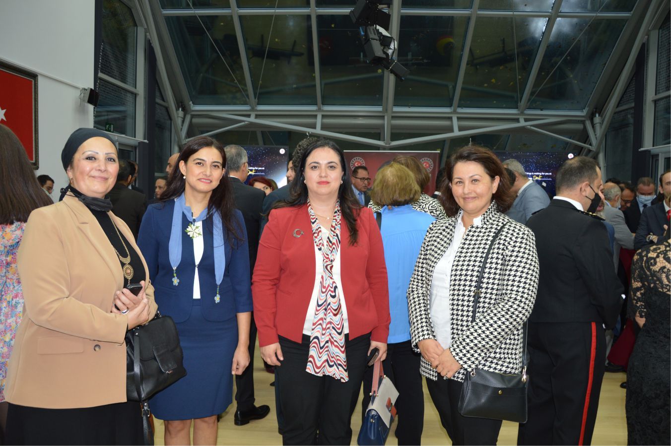 AVRUPA'NIN BAŞKENTİ BRÜKSEL'DEKİ CUMHURİYET RESEPSİYONU'NDA COŞKU VARDI