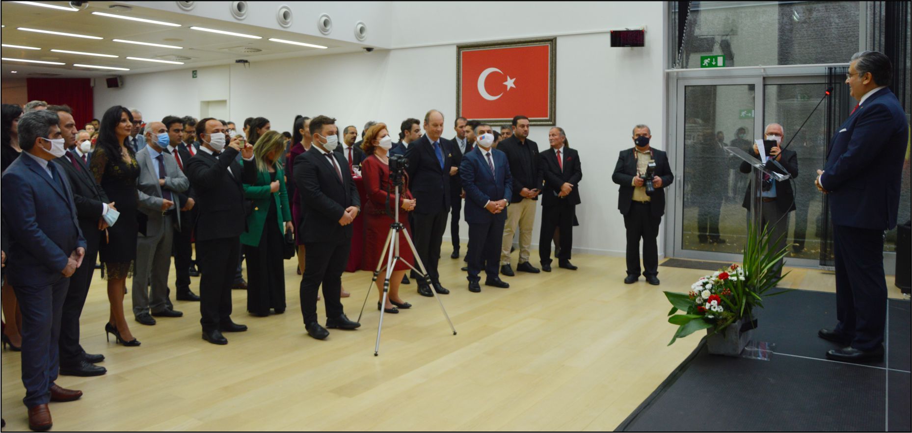AVRUPA'NIN BAŞKENTİ BRÜKSEL'DEKİ CUMHURİYET RESEPSİYONU'NDA COŞKU VARDI