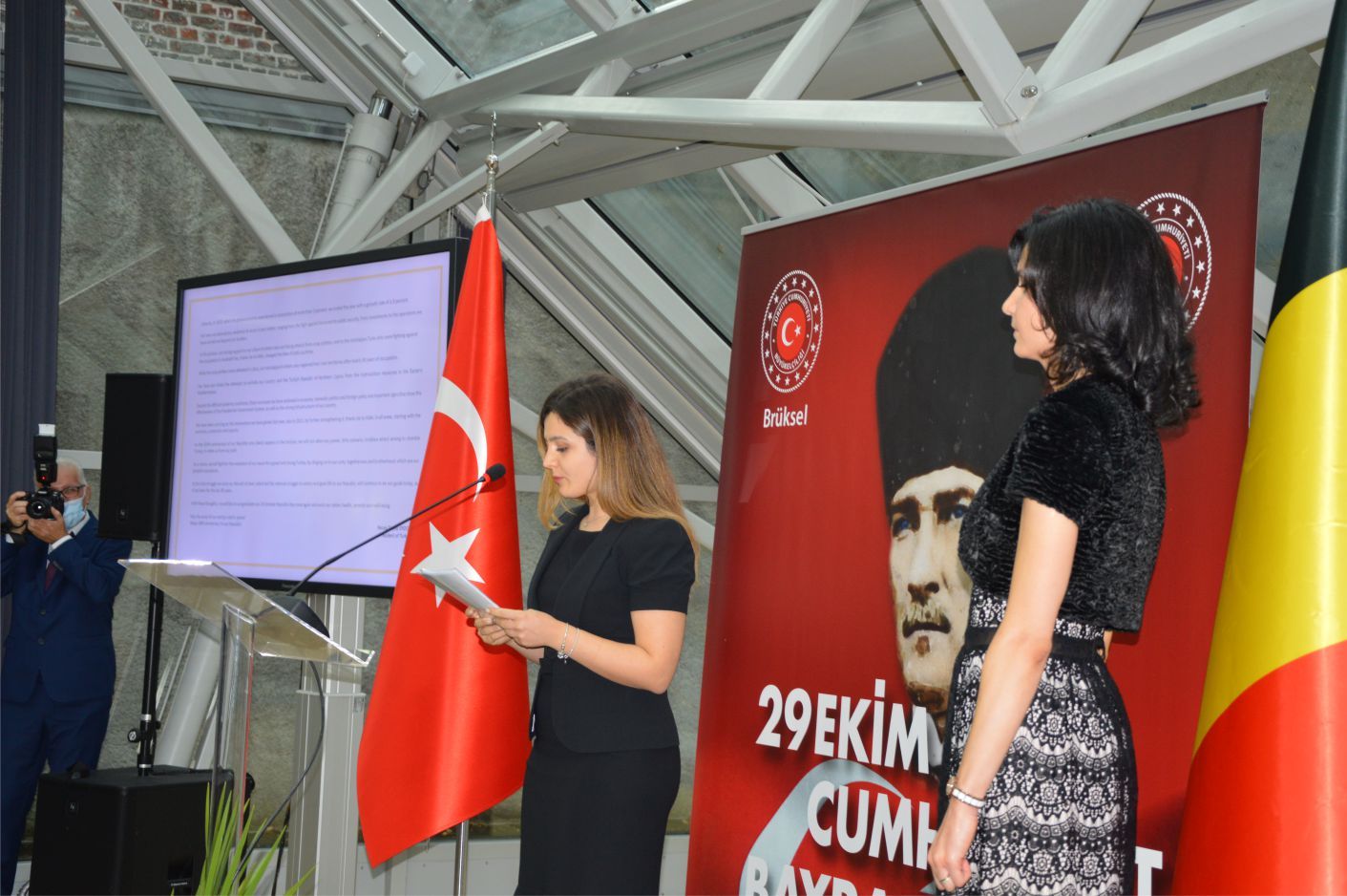 AVRUPA'NIN BAŞKENTİ BRÜKSEL'DEKİ CUMHURİYET RESEPSİYONU'NDA COŞKU VARDI