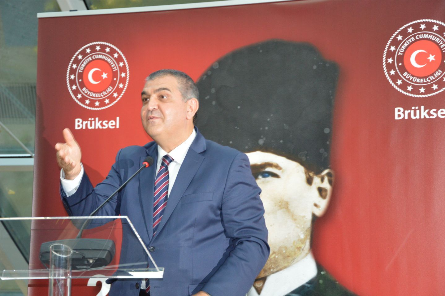 AVRUPA'NIN BAŞKENTİ BRÜKSEL'DEKİ CUMHURİYET RESEPSİYONU'NDA COŞKU VARDI