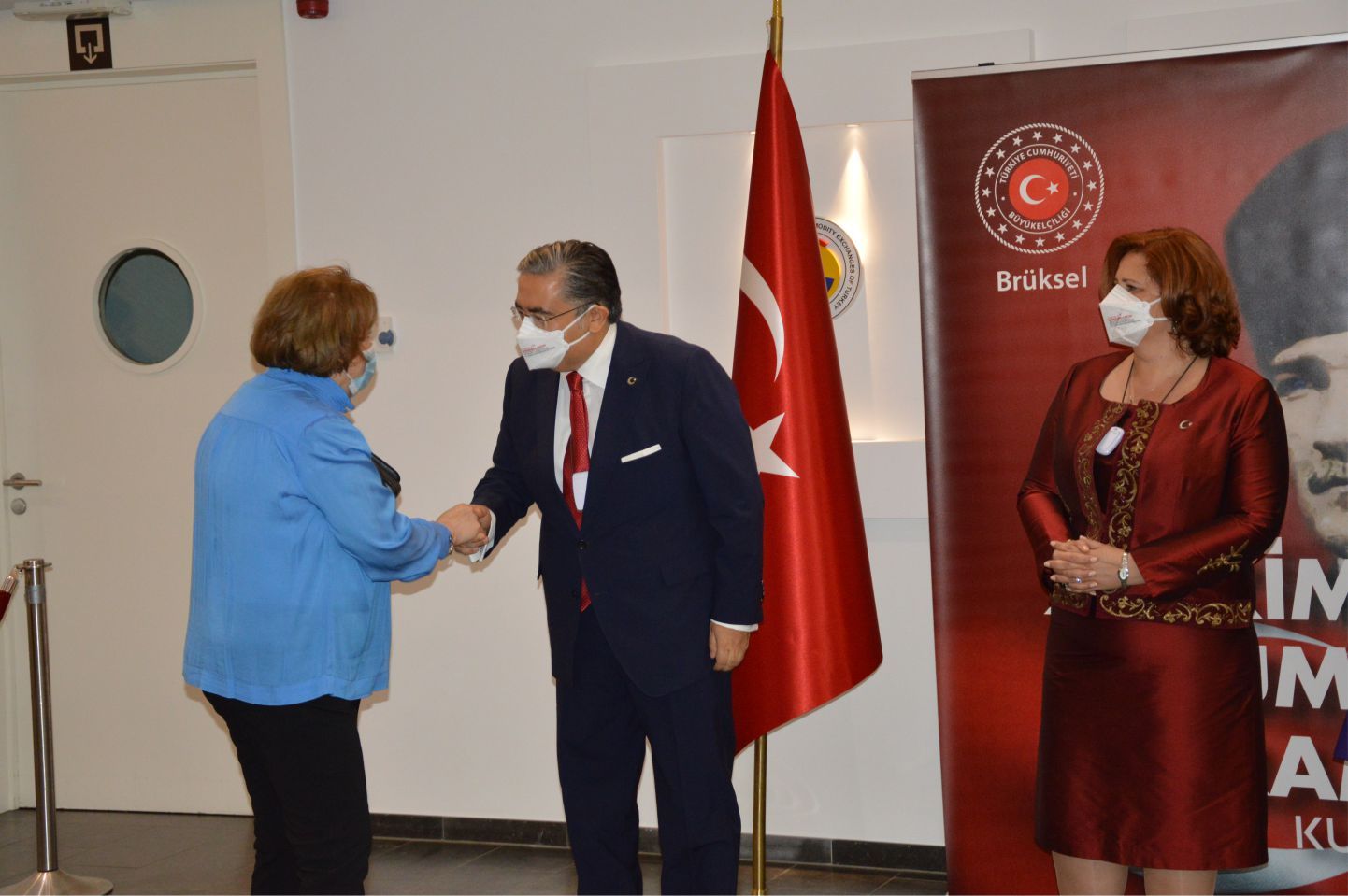 AVRUPA'NIN BAŞKENTİ BRÜKSEL'DEKİ CUMHURİYET RESEPSİYONU'NDA COŞKU VARDI