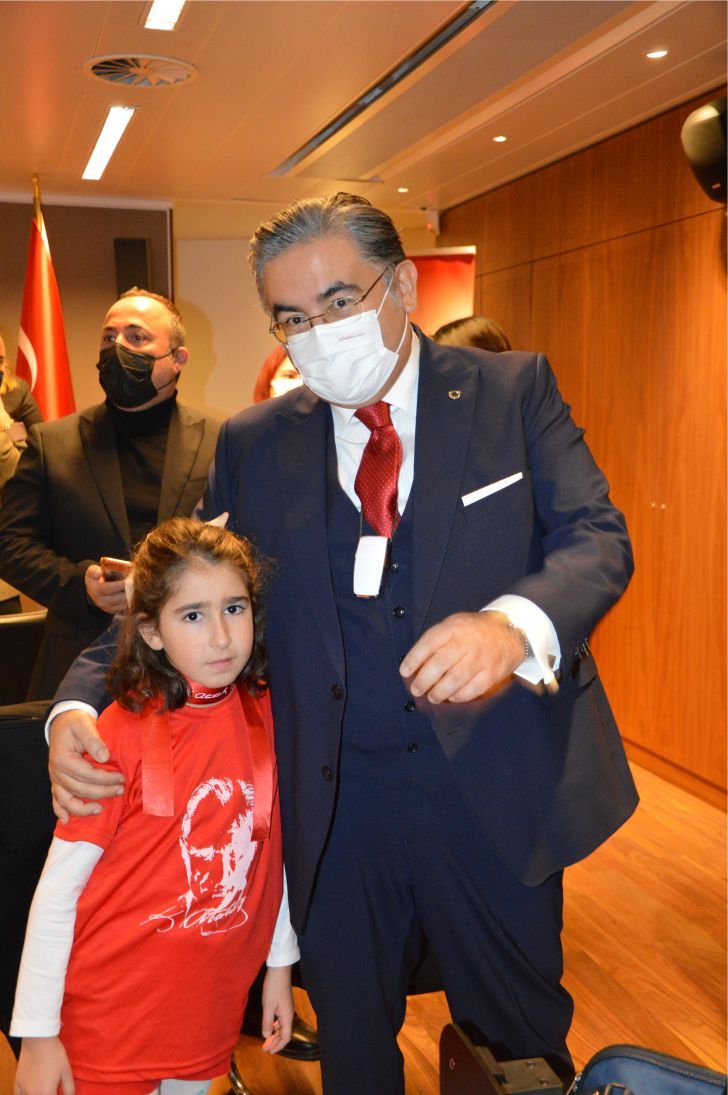CUMHURİYETİMİZİN KURUCUSU ATATÜRK BRÜKSEL BÜYÜKELÇİLİĞİNDE DÜZENLENEN TÖRENLE ANILDI