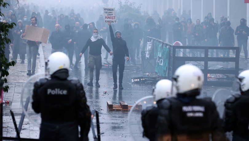 Belçika'da kovid-19 tedbirleri protestosunda arbede! Gözaltılar var