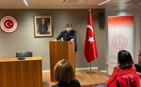 '24 KASIM ÖĞRETMENLER GÜNÜ' VESİLESİYLE BÜYÜKELÇİLİK BİR ETKİNLİK DÜZENLEDİ...