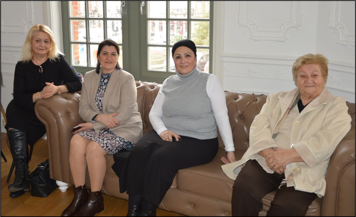~~BESLENME VE GÜZELLİK KONUSUNDA KATILIMCILARI BİLGİLENDİRDİLER