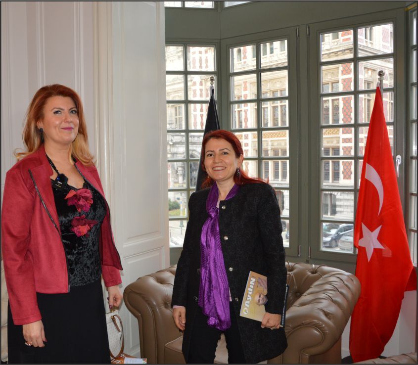 ~~BESLENME VE GÜZELLİK KONUSUNDA KATILIMCILARI BİLGİLENDİRDİLER
