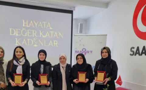 BELÇİKA SAADET'TEN 'HAYATA DEĞER KATAN KADINLARA PLAKET ÖDÜLÜ'