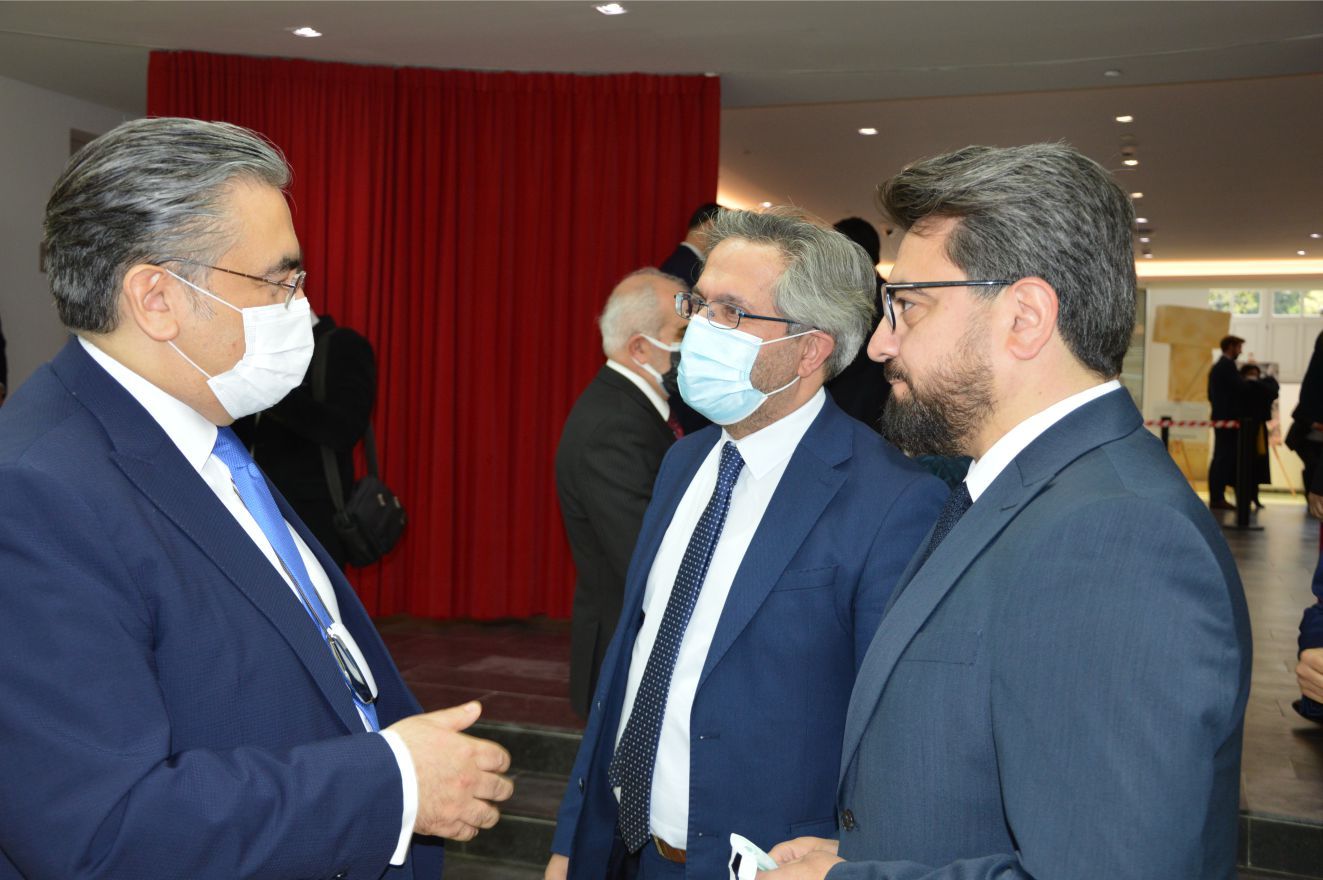 DIŞİŞLERİ BAKANI ÇAVUŞOĞLU, BRÜKSEL'DE 'TÜRKİYE GÜZELLİKLERİ' FOTOĞRAF SERGİSİNİN AÇILIŞINA KATILDI