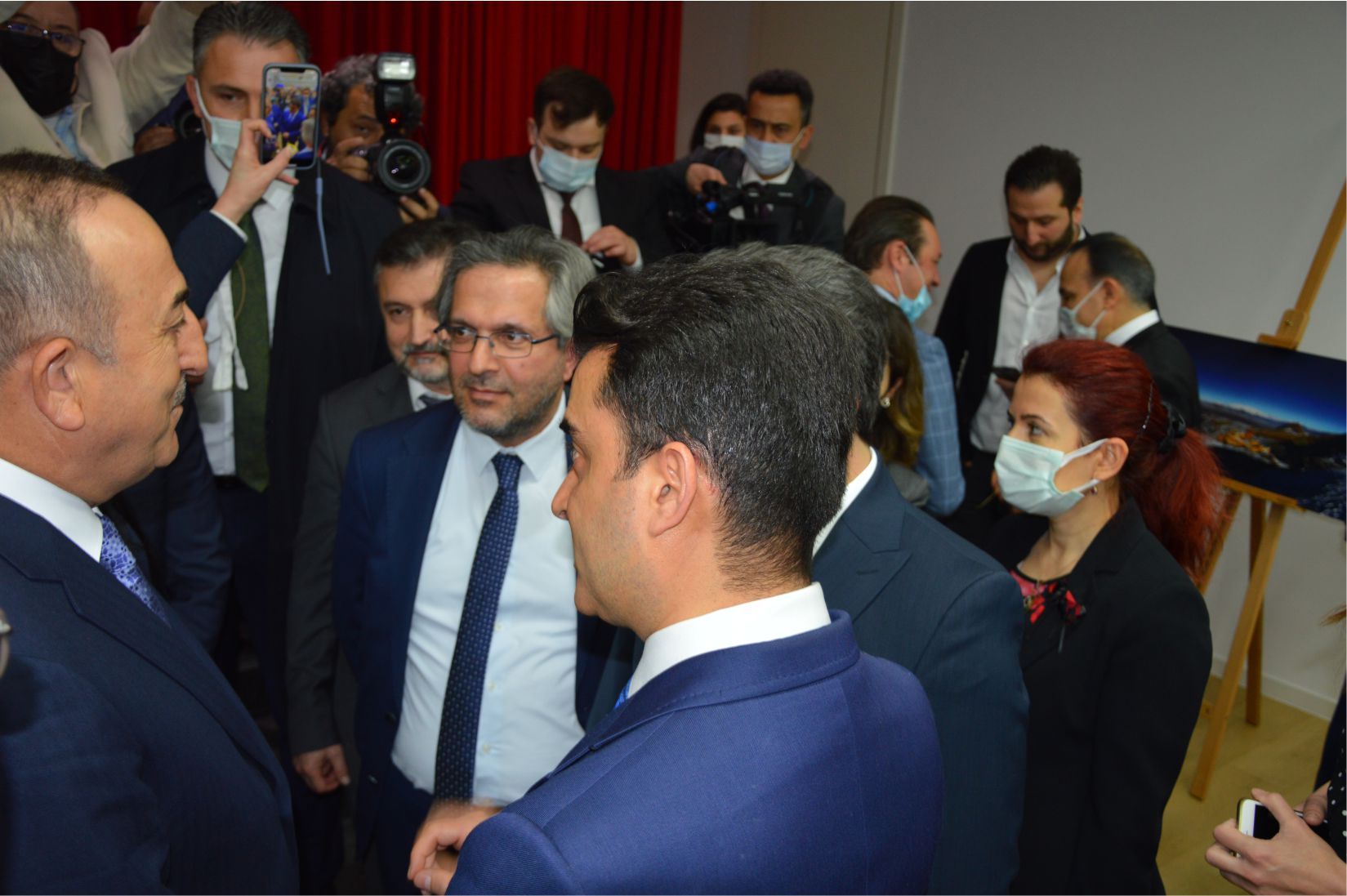 DIŞİŞLERİ BAKANI ÇAVUŞOĞLU, BRÜKSEL'DE 'TÜRKİYE GÜZELLİKLERİ' FOTOĞRAF SERGİSİNİN AÇILIŞINA KATILDI
