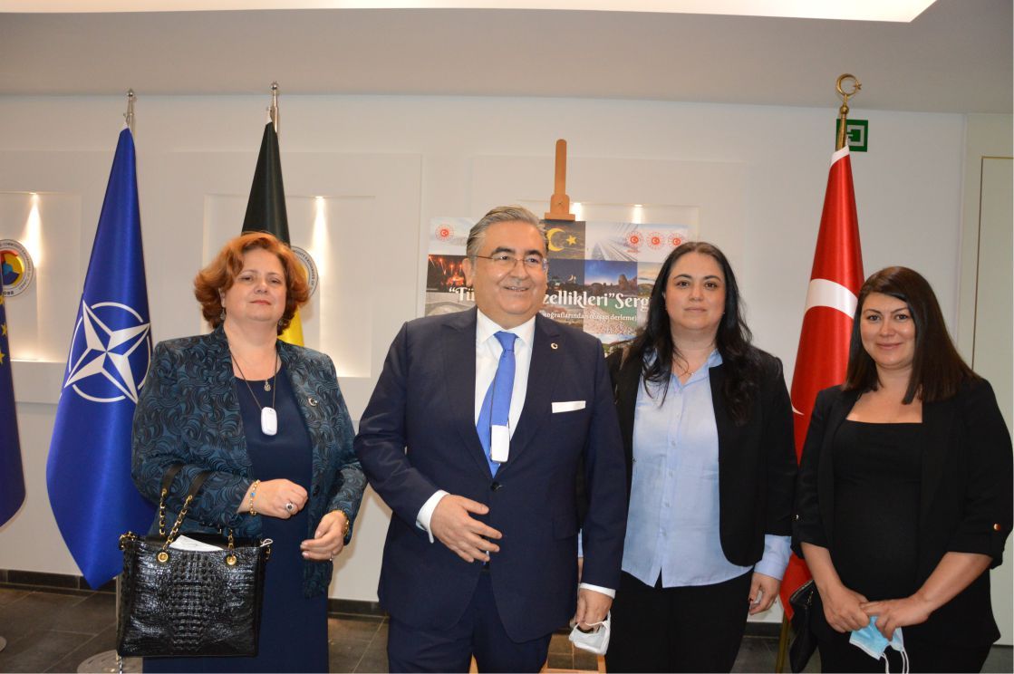 DIŞİŞLERİ BAKANI ÇAVUŞOĞLU, BRÜKSEL'DE 'TÜRKİYE GÜZELLİKLERİ' FOTOĞRAF SERGİSİNİN AÇILIŞINA KATILDI
