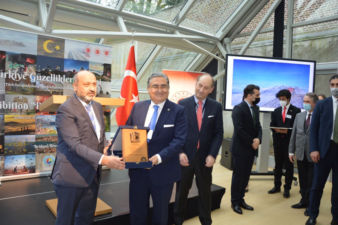 DIŞİŞLERİ BAKANI ÇAVUŞOĞLU, BRÜKSEL'DE 'TÜRKİYE GÜZELLİKLERİ' FOTOĞRAF SERGİSİNİN AÇILIŞINA KATILDI
