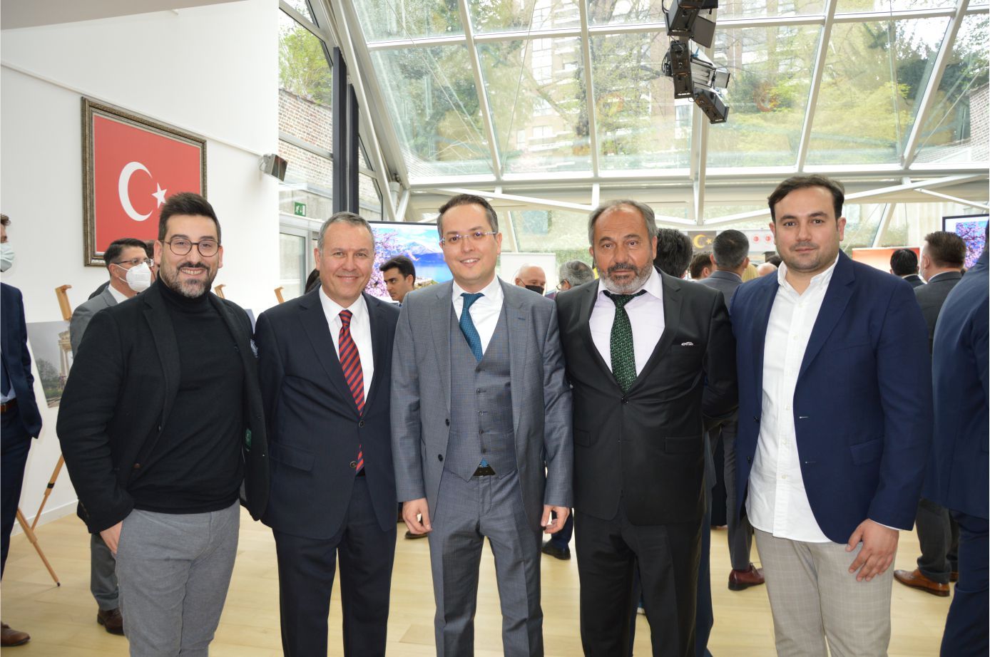 DIŞİŞLERİ BAKANI ÇAVUŞOĞLU, BRÜKSEL'DE 'TÜRKİYE GÜZELLİKLERİ' FOTOĞRAF SERGİSİNİN AÇILIŞINA KATILDI