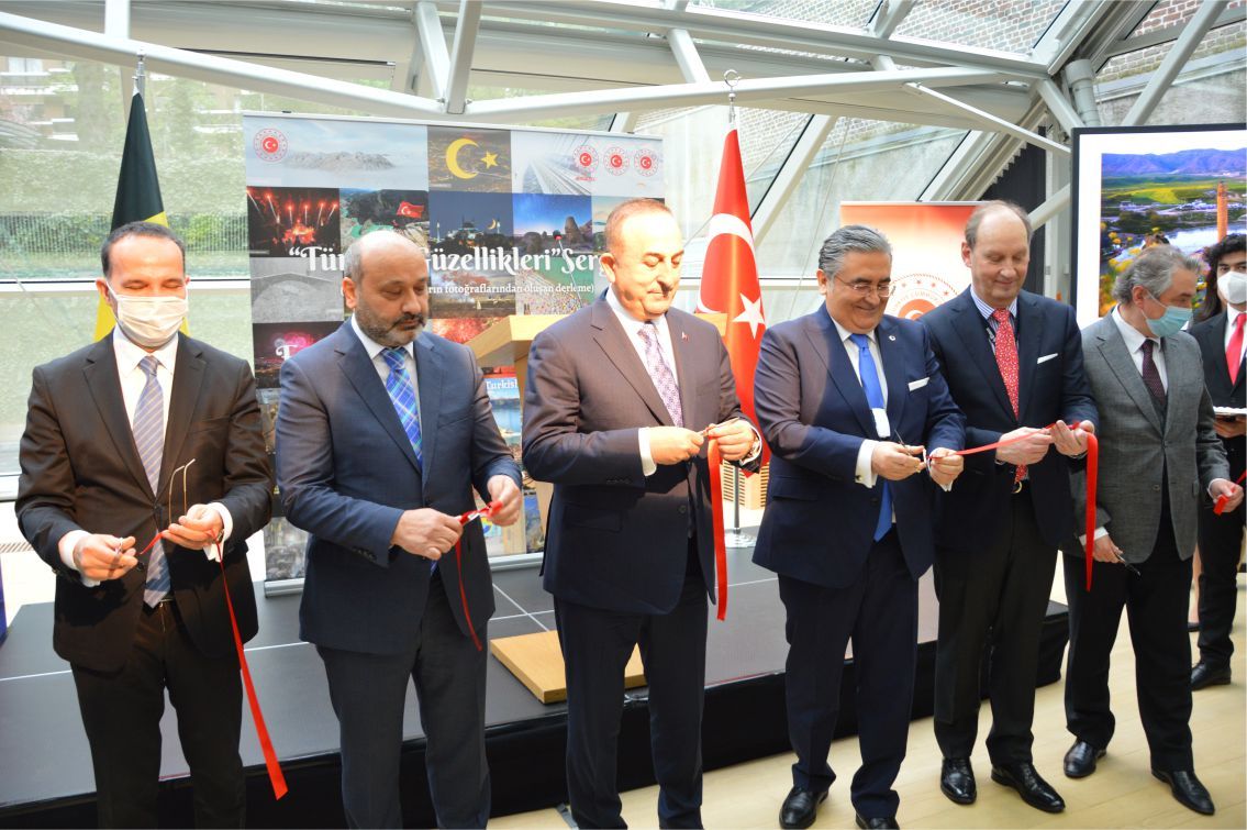 DIŞİŞLERİ BAKANI ÇAVUŞOĞLU, BRÜKSEL'DE 'TÜRKİYE GÜZELLİKLERİ' FOTOĞRAF SERGİSİNİN AÇILIŞINA KATILDI