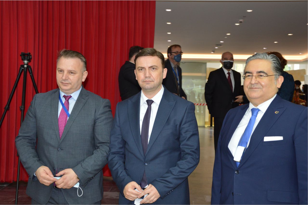 DIŞİŞLERİ BAKANI ÇAVUŞOĞLU, BRÜKSEL'DE 'TÜRKİYE GÜZELLİKLERİ' FOTOĞRAF SERGİSİNİN AÇILIŞINA KATILDI