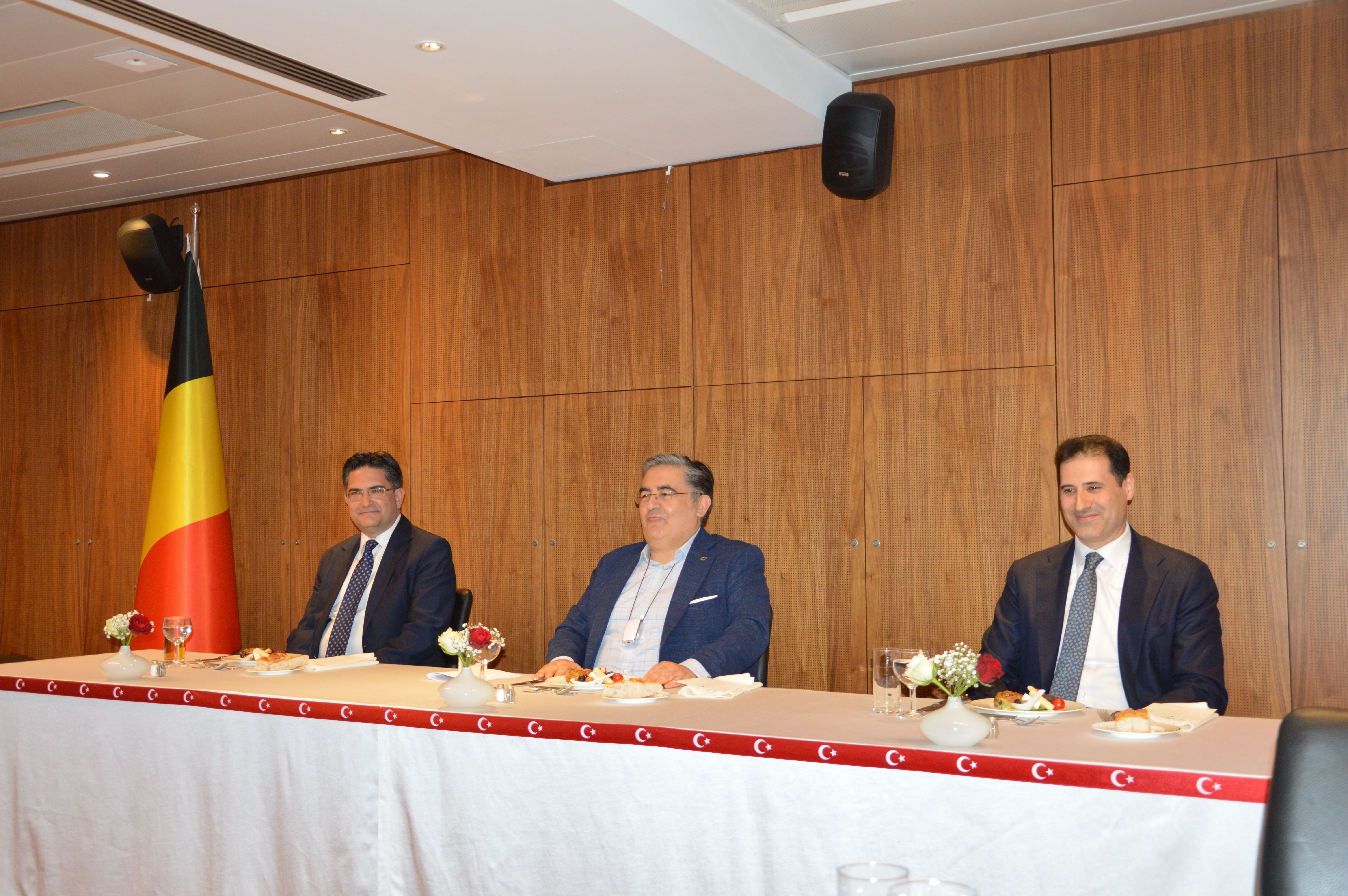 ~~BRÜKSEL BÜYÜKELÇİSİ DR. HASAN ULUSOY BASIN MENSUPLARINA İFTAR VERDİ