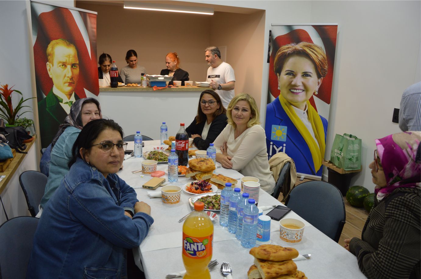 ~~İYİ Parti Belçika Dış Temsilciliğiâ€™nde İftar verildi...