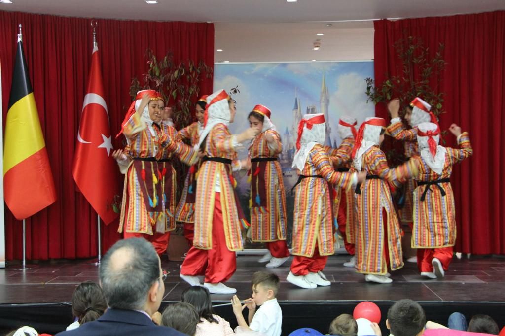 ~T.C. BRÜKSEL BÜYÜKELÇİLİĞİ HİMAYESİNDE GERÇEKLEŞTİRİLEN 23 NİSAN ULUSAL EGEMENLİK VE ÇOCUK BAYRAMI PROGRAMI
