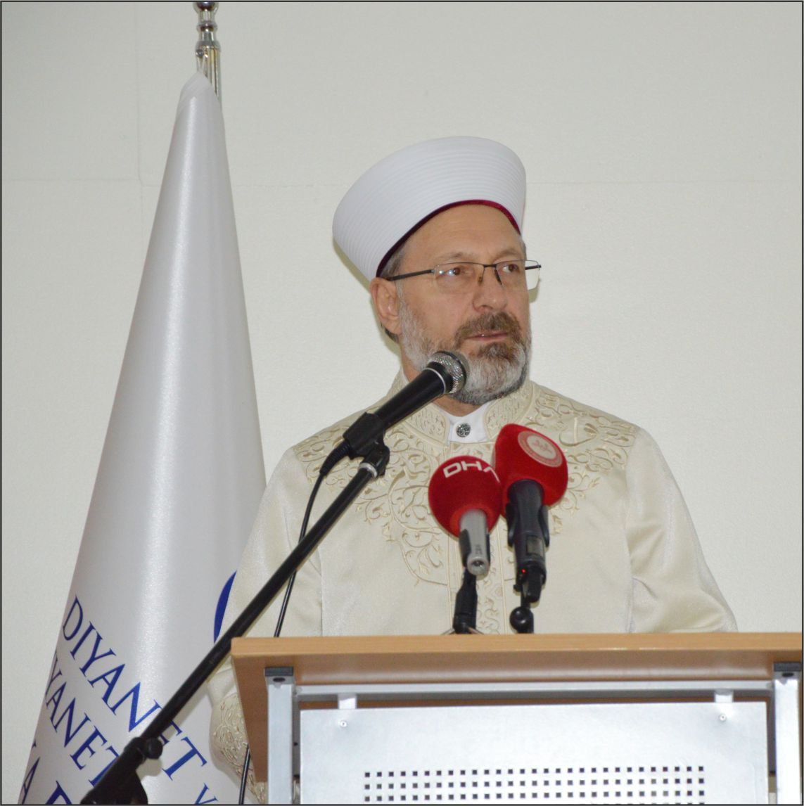 ~~Diyanet İşleri Başkanı Erbaş, Brüksel'de iftar programına katıldı