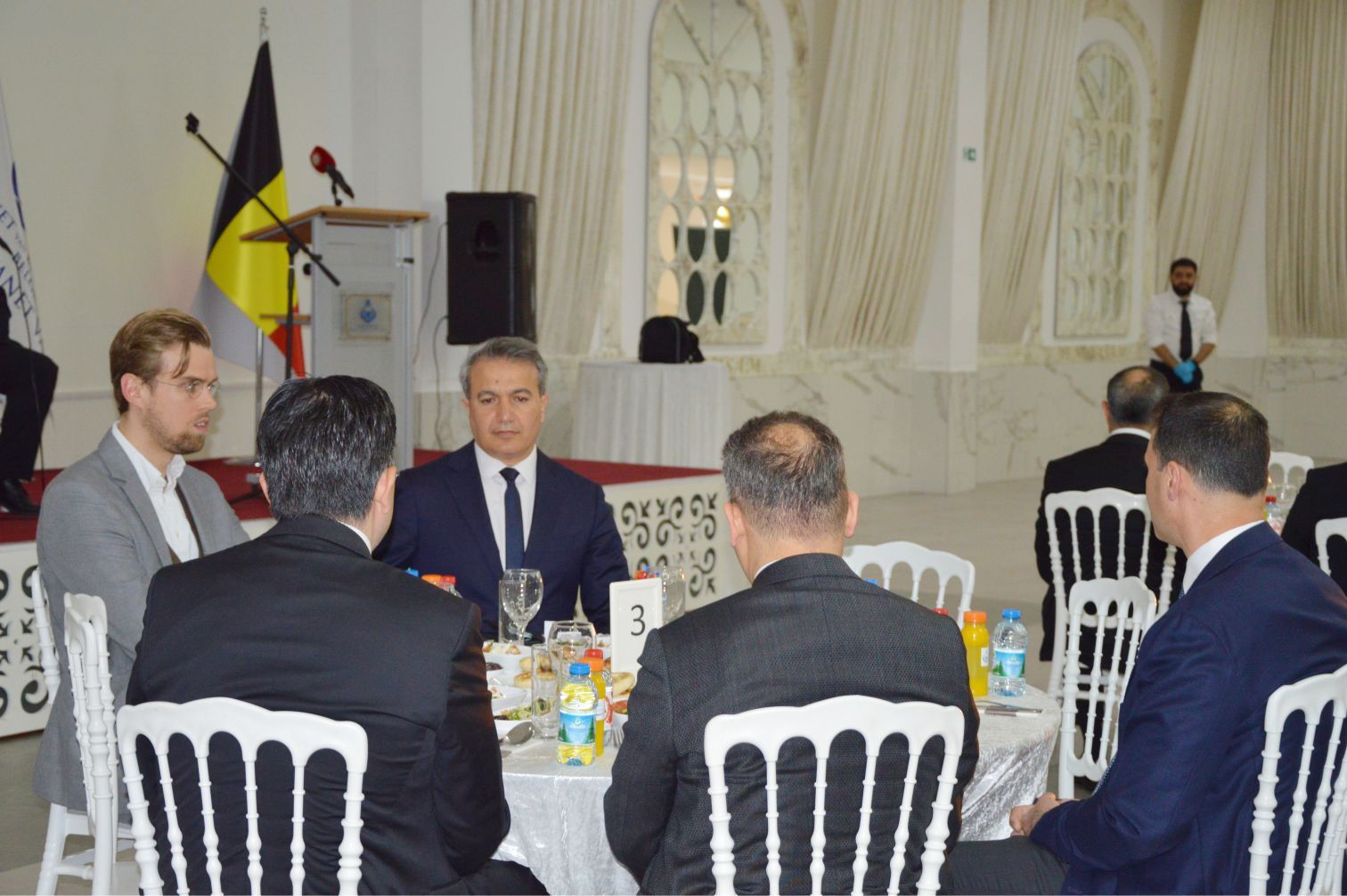 ~~Diyanet İşleri Başkanı Erbaş, Brüksel'de iftar programına katıldı