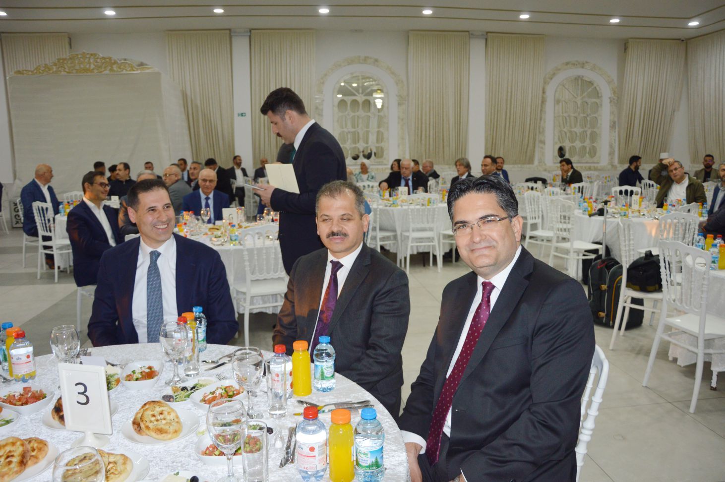 ~~Diyanet İşleri Başkanı Erbaş, Brüksel'de iftar programına katıldı
