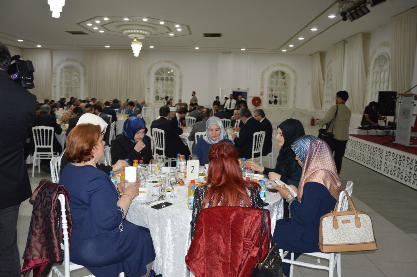 ~~Diyanet İşleri Başkanı Erbaş, Brüksel'de iftar programına katıldı