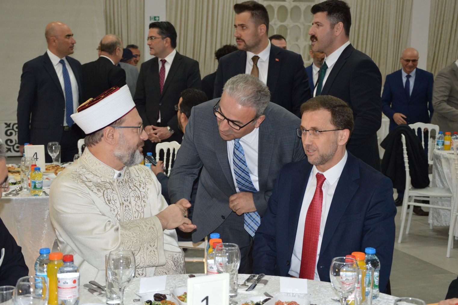 ~~Diyanet İşleri Başkanı Erbaş, Brüksel'de iftar programına katıldı