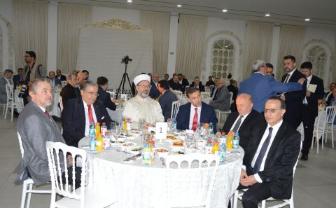 ~~Diyanet İşleri Başkanı Erbaş, Brüksel'de iftar programına katıldı