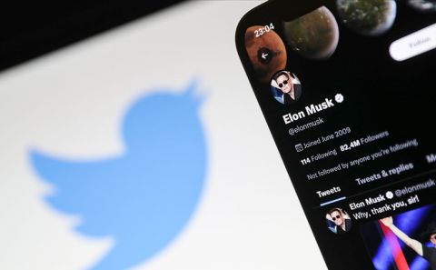 Elon Musk, Twitter'ı yaklaşık 44 milyar dolara satın almak için anlaştı