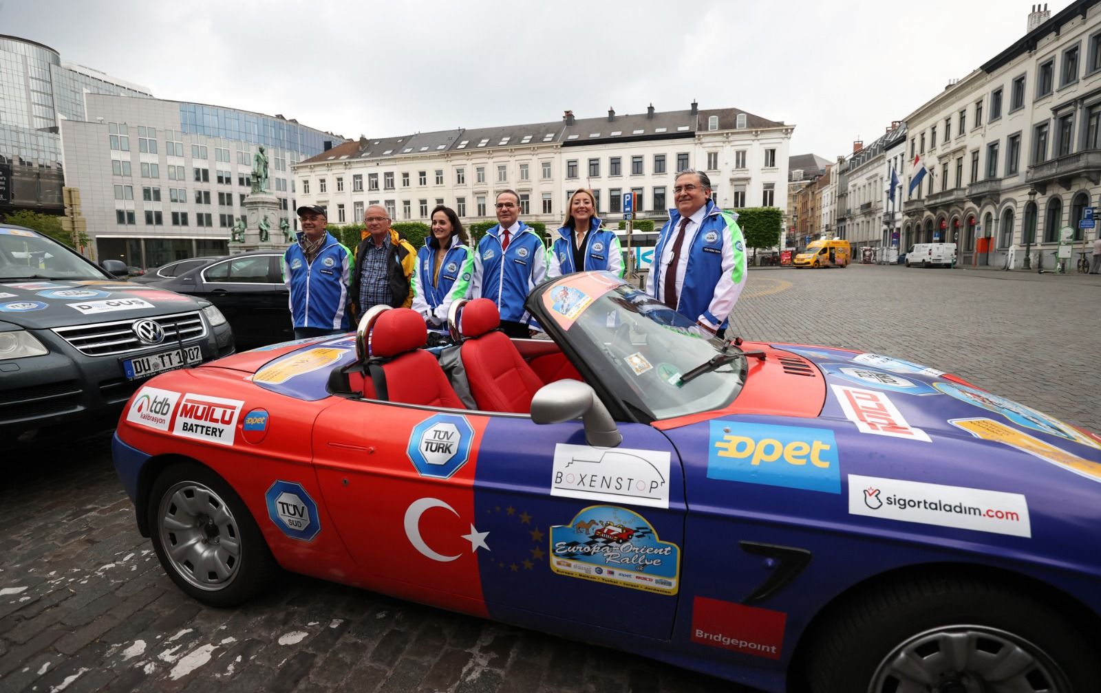 ~16. EUROPA-ORIENT / DOĞU-BATI DOSTLUK VE BARIŞ RALLİSİ TÜRK TAKIMI BRÜKSELâ€™DEN UĞURLANDI