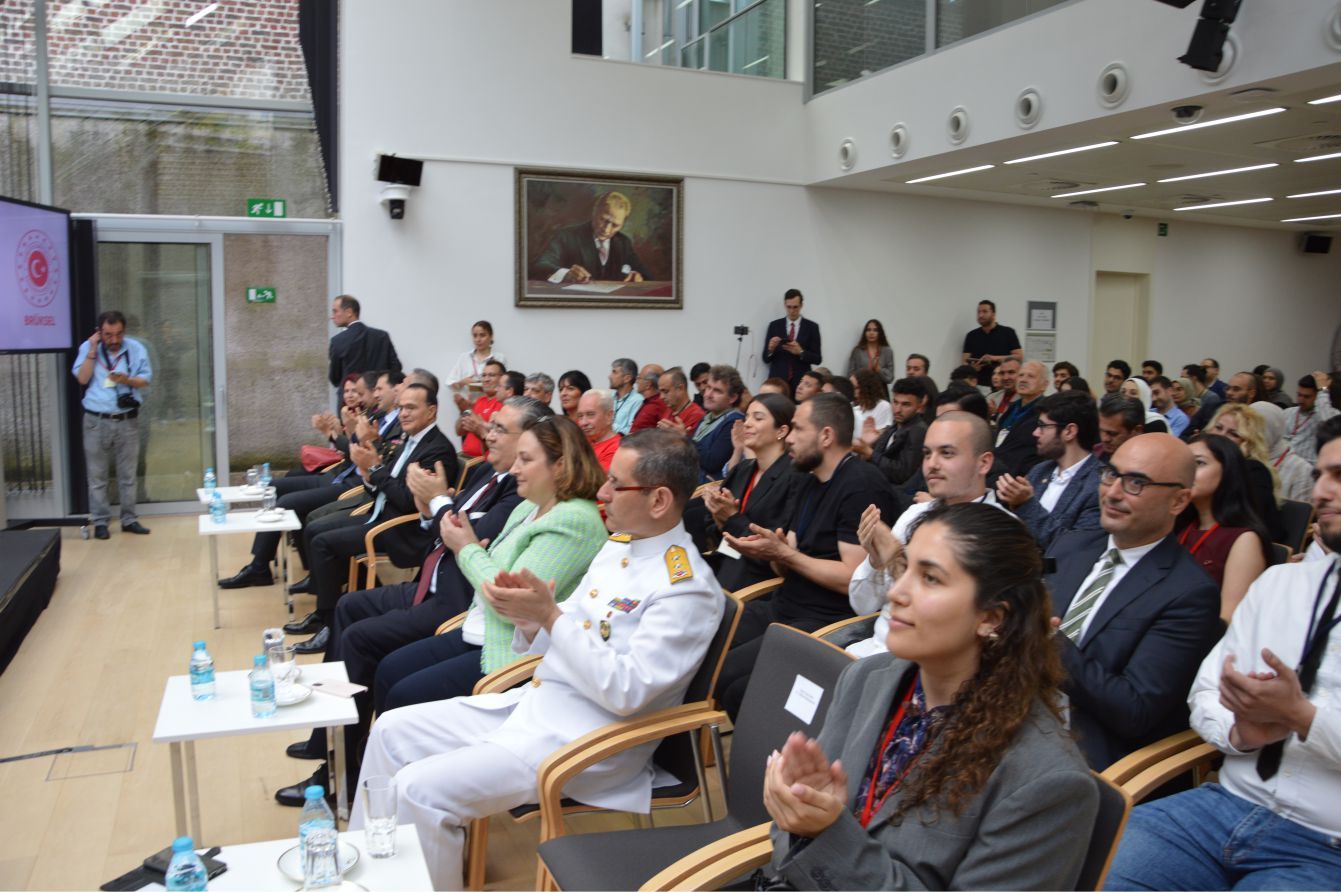 ~~19 MAYIS ATATÜRKâ€™Ü ANMA GENÇLİK VE SPOR BAYRAMI BRÜKSELâ€™DE KUTLANDI