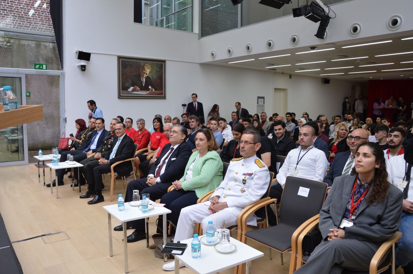 ~~19 MAYIS ATATÜRKâ€™Ü ANMA GENÇLİK VE SPOR BAYRAMI BRÜKSELâ€™DE KUTLANDI