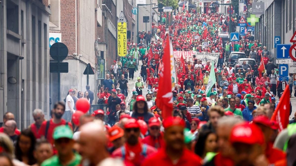 Belçikaâ€™da işçiler greve gitti