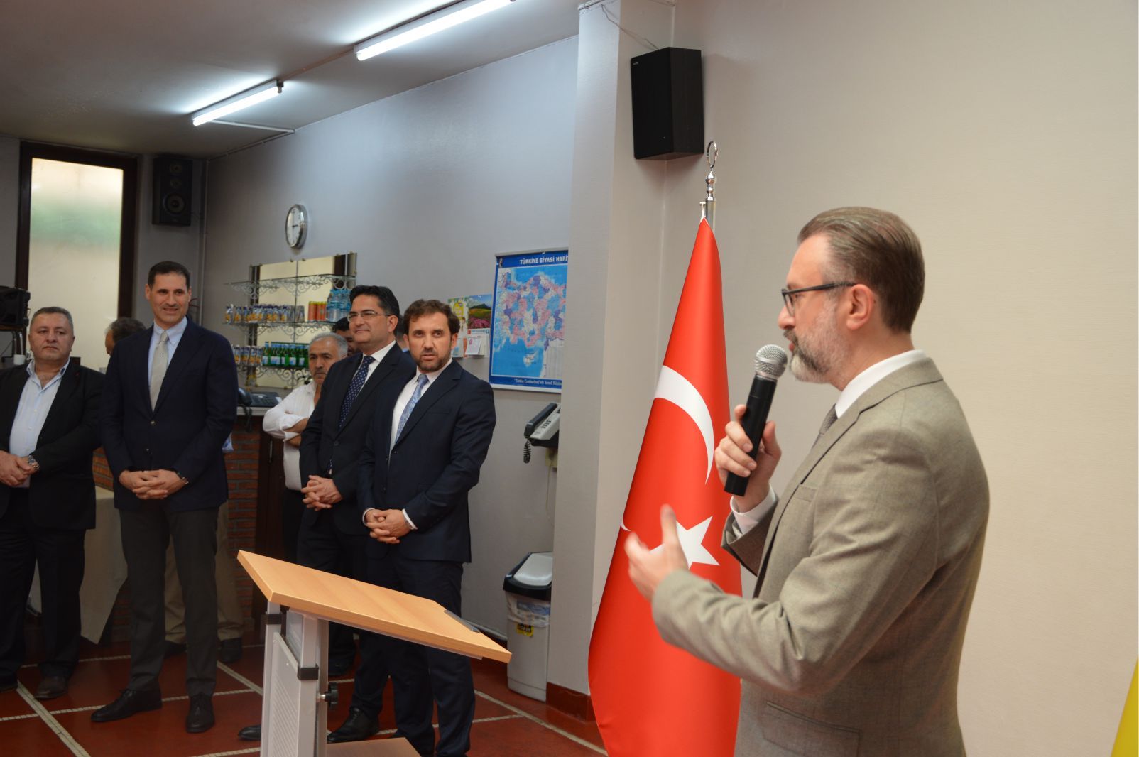 ~~BELÇİKA DİYANET VAKFI›NDA ‹KURBAN BAYRAMI› BAYRAMLAŞMASI GERÇEKLEŞTİRİLDİ