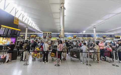 Avrupa'daki havalimanlarında personel eksikliği ve aşırı yoğunluk krizi sürüyor