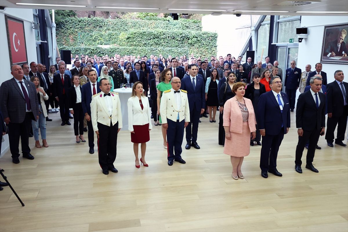 ^30 AĞUSTOS zAFER BAYRAMI' BRÜKSELDE VERİLEN RESEPSİYONLA KUTLANDI