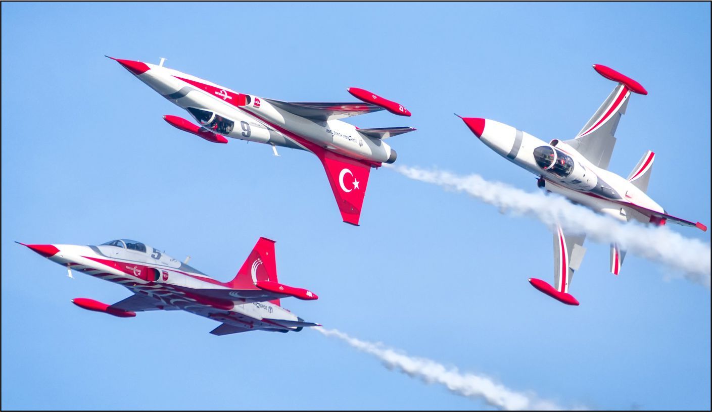 Türk Yıldızları Belçika semalarında gösteri uçuşu yaptı